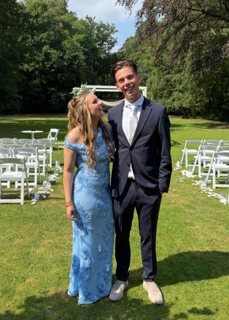 Lars en Linda samen op een zonnige dag